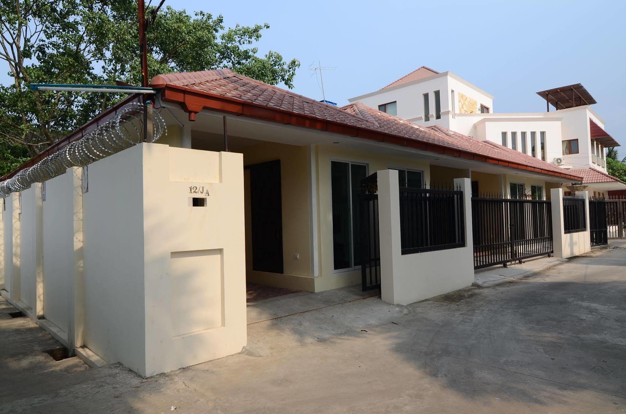 Vista Residence Yangon Exterior foto